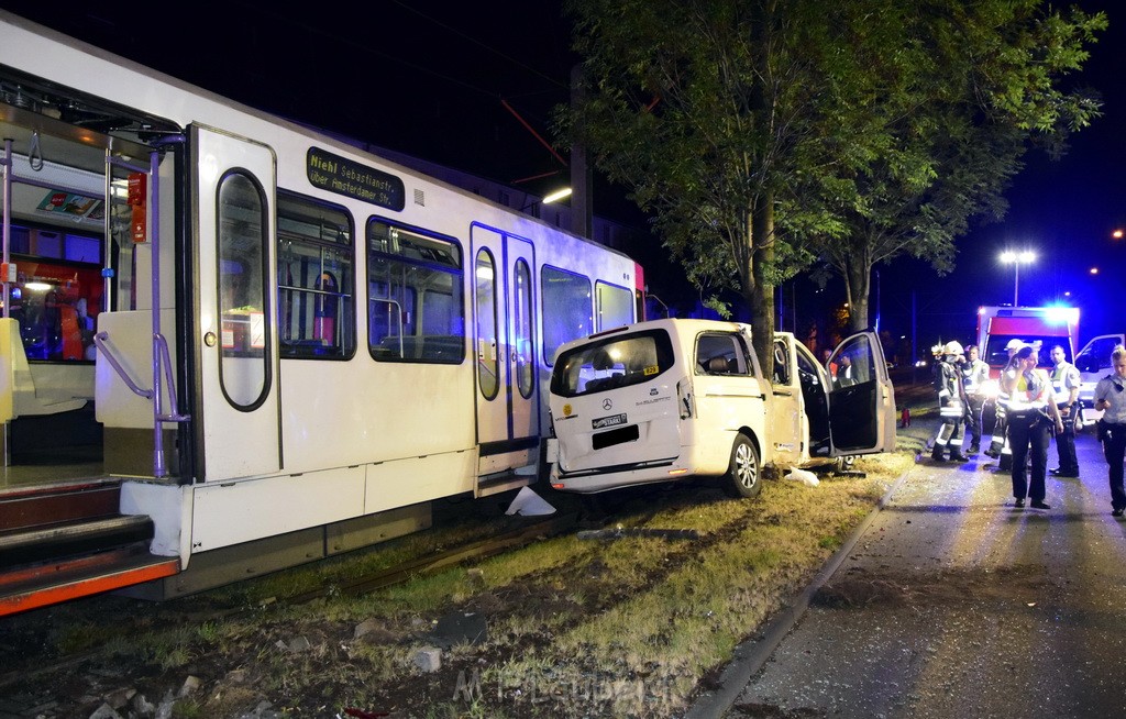 VU PKW Strab Koeln Niehl Amsterdamerstr Friedrich Karlstr P045.JPG - Miklos Laubert